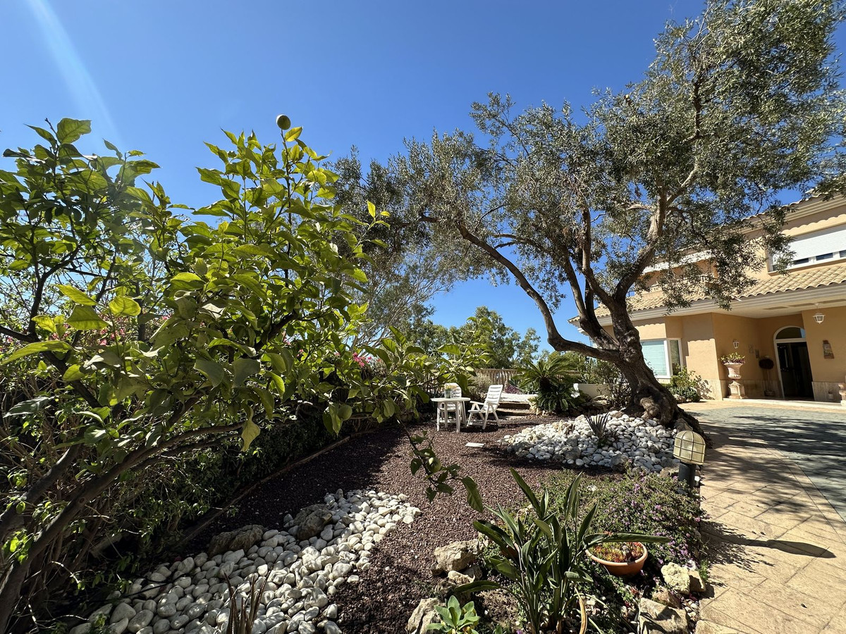 5 Bed Townhouse for sale in Cerrado De Calderón Málaga Ciudad, Málaga, Spain
