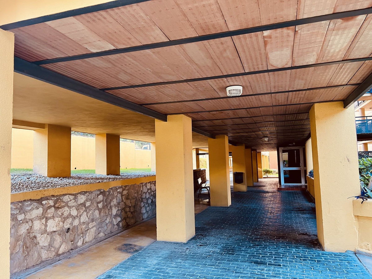 3 Bed Apartment for sale in Arroyo De La Miel Costa Del Sol, Málaga, Spain