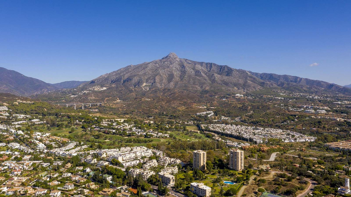 3 Bed Apartment for sale in Nueva Andalucía Costa Del Sol, Málaga, Spain