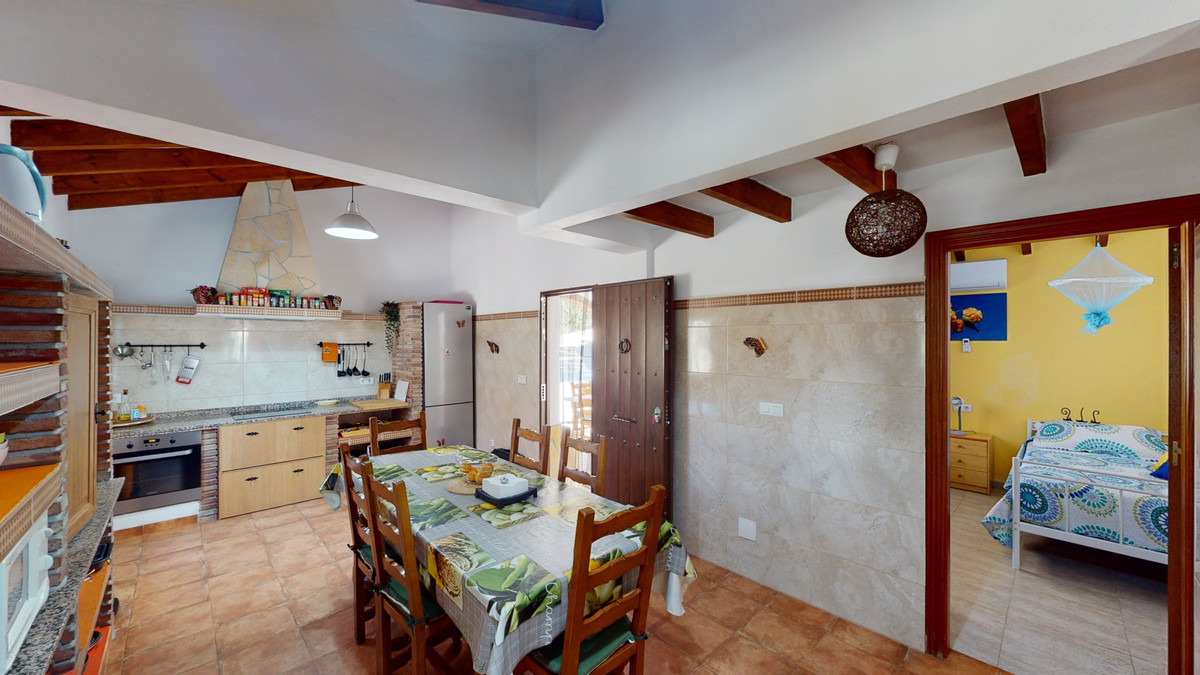 Se vende Villa - Chalet de 4 dormitorios en Costa Del Sol East, Málaga, España