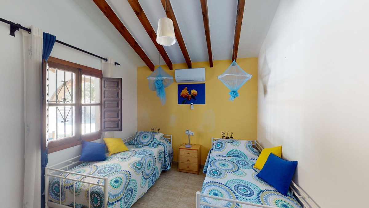 Se vende Villa - Chalet de 4 dormitorios en Costa Del Sol East, Málaga, España