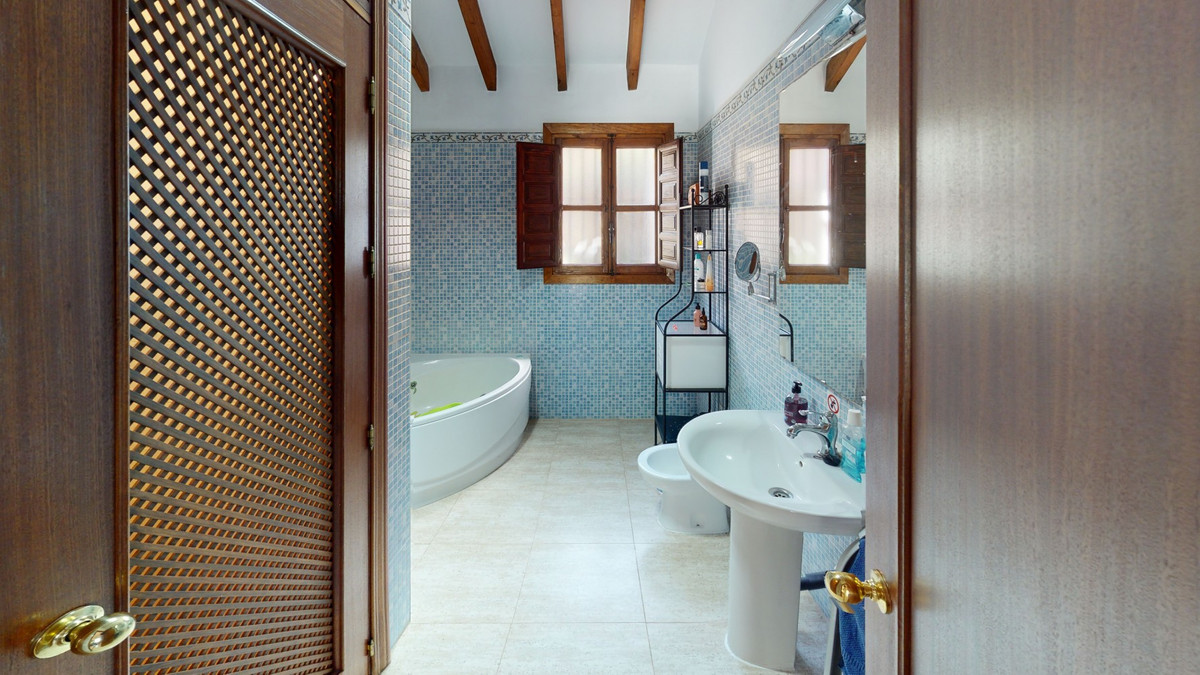 Se vende Villa - Chalet de 4 dormitorios en Costa Del Sol East, Málaga, España