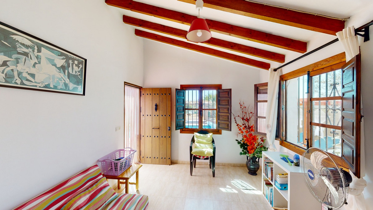 Se vende Villa - Chalet de 4 dormitorios en Costa Del Sol East, Málaga, España