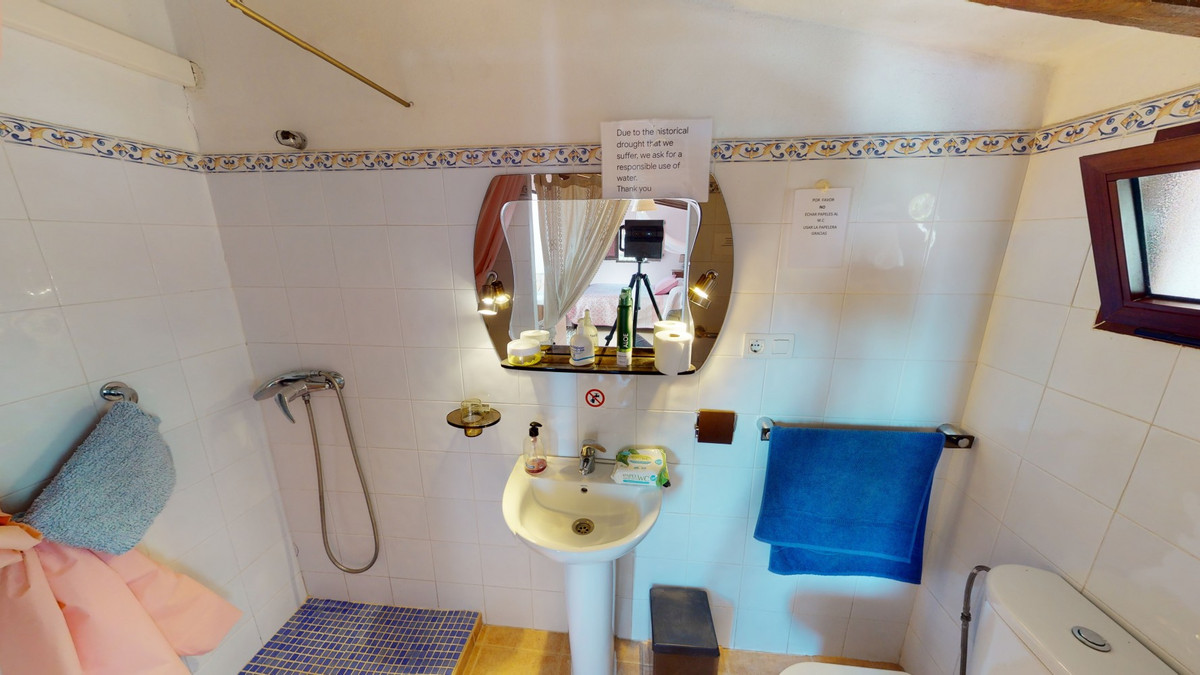 Se vende Villa - Chalet de 4 dormitorios en Costa Del Sol East, Málaga, España