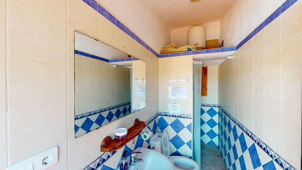 Se vende Villa - Chalet de 4 dormitorios en Costa Del Sol East, Málaga, España