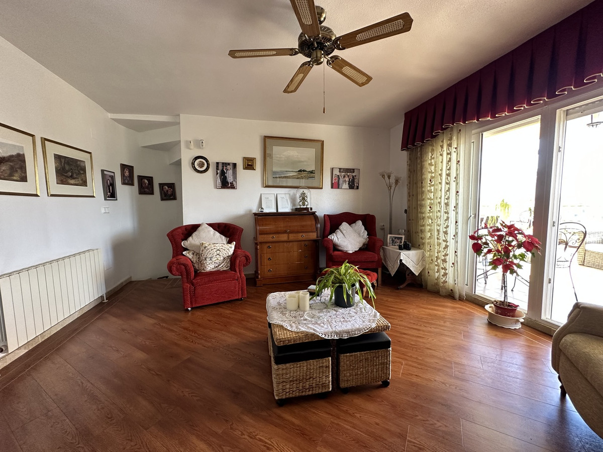 5 Bed Townhouse for sale in Villamartin Costa Blanca, Alicante, Spain