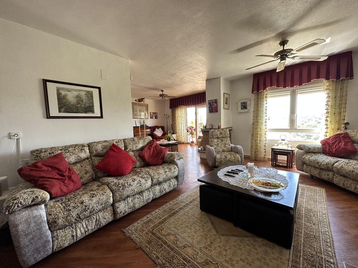 5 Bed Townhouse for sale in Villamartin Costa Blanca, Alicante, Spain