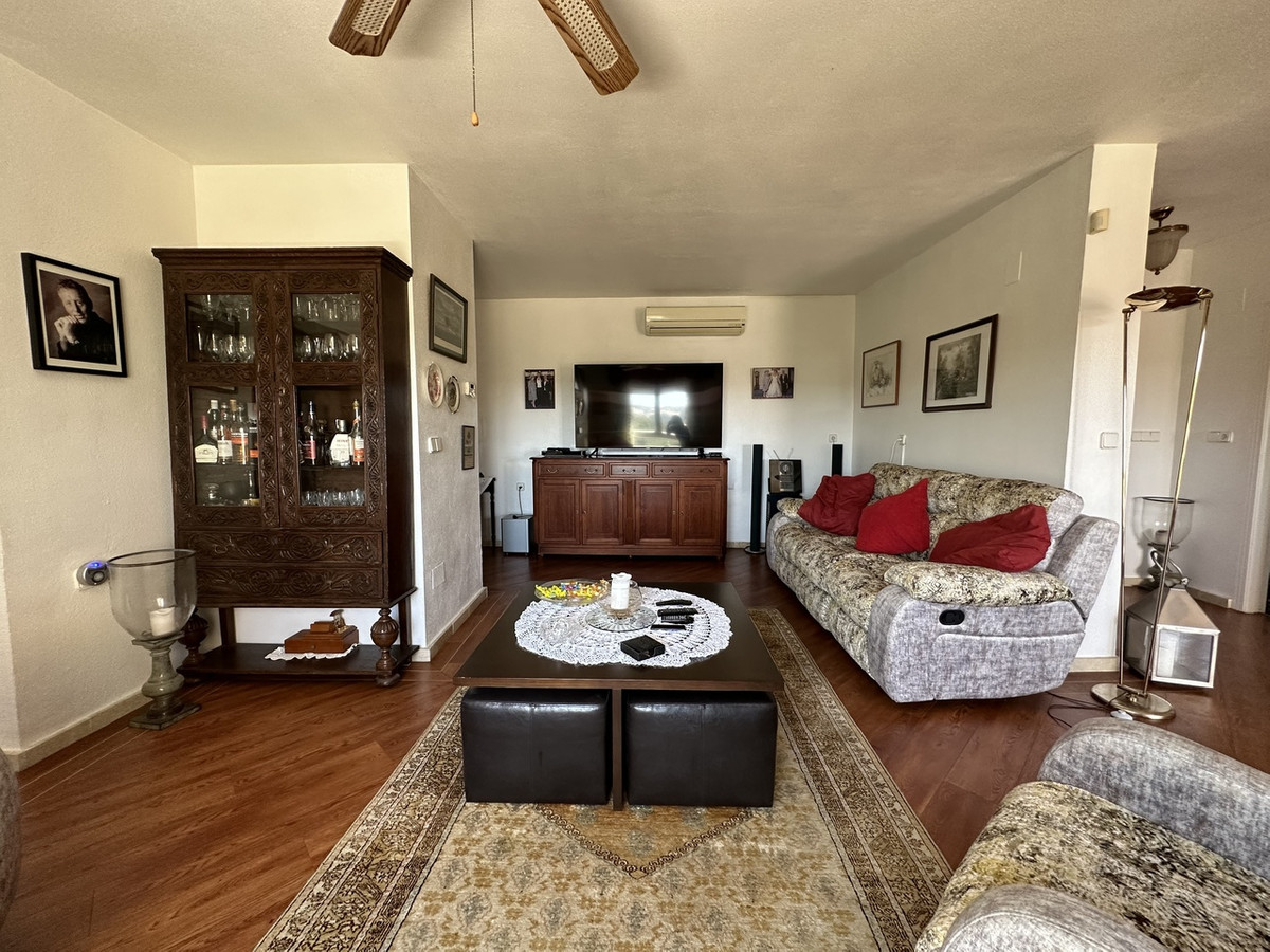 5 Bed Townhouse for sale in Villamartin Costa Blanca, Alicante, Spain