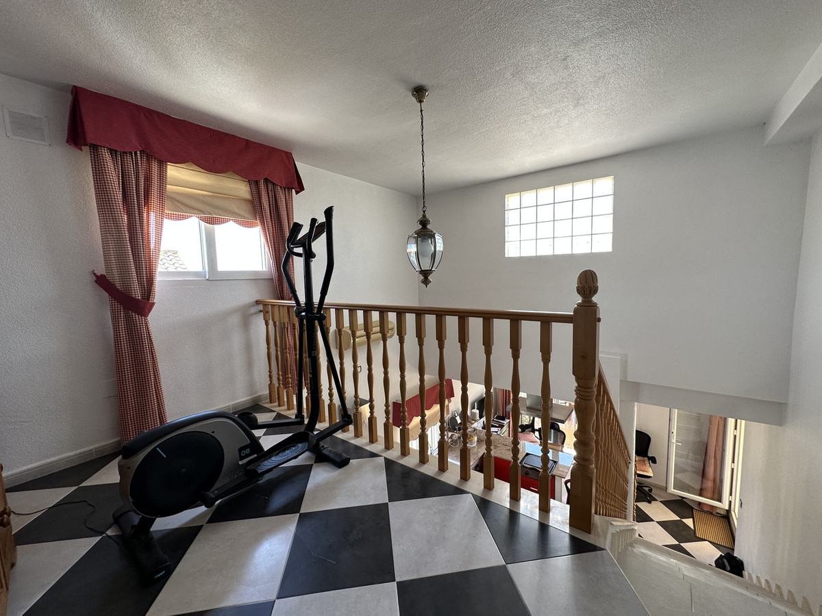 5 Bed Townhouse for sale in Villamartin Costa Blanca, Alicante, Spain