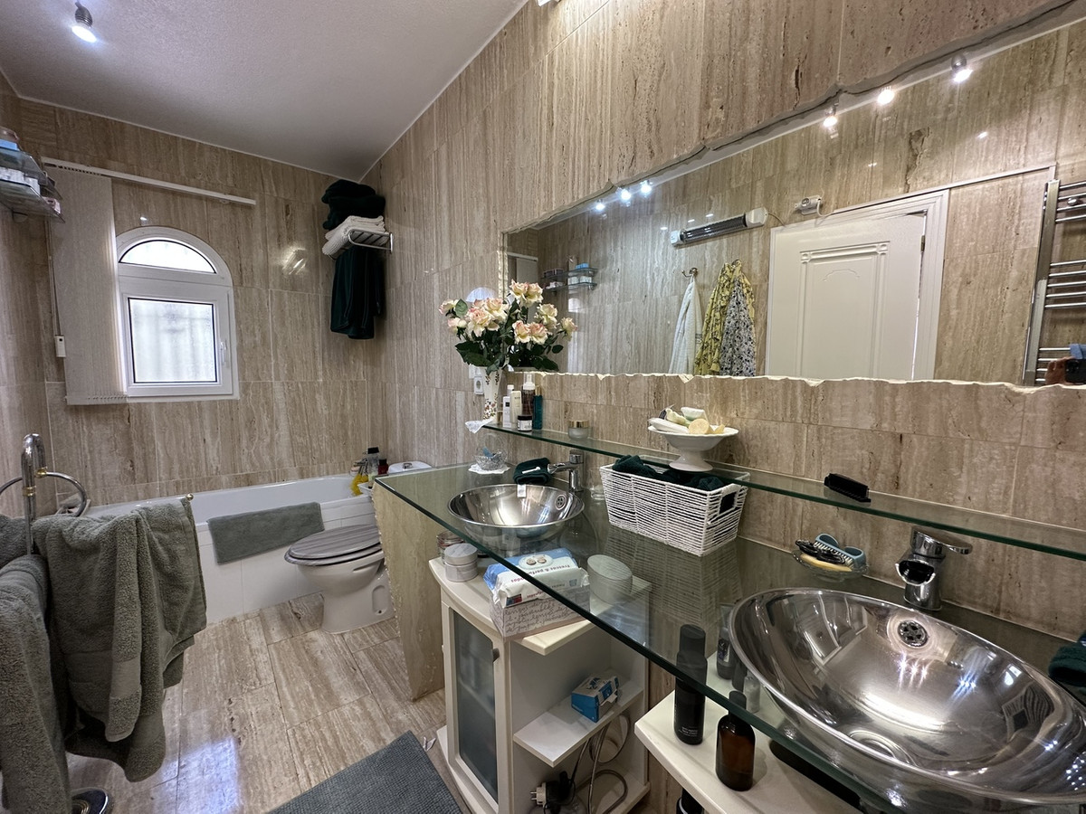 5 Bed Townhouse for sale in Villamartin Costa Blanca, Alicante, Spain