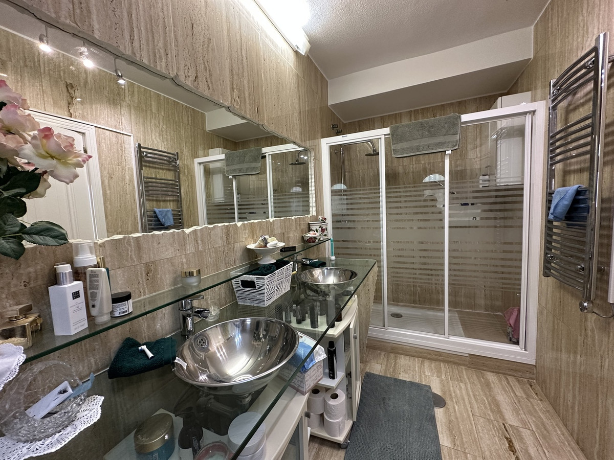 5 Bed Townhouse for sale in Villamartin Costa Blanca, Alicante, Spain