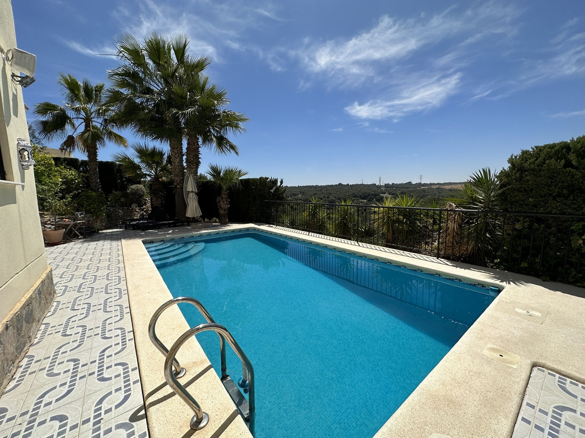 5 Bed Townhouse for sale in Villamartin Costa Blanca, Alicante, Spain