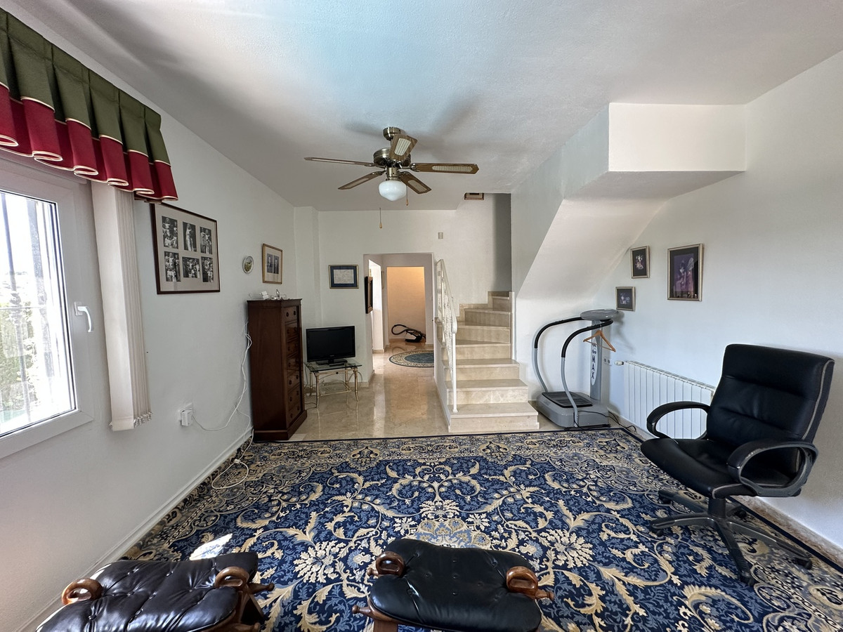 5 Bed Townhouse for sale in Villamartin Costa Blanca, Alicante, Spain