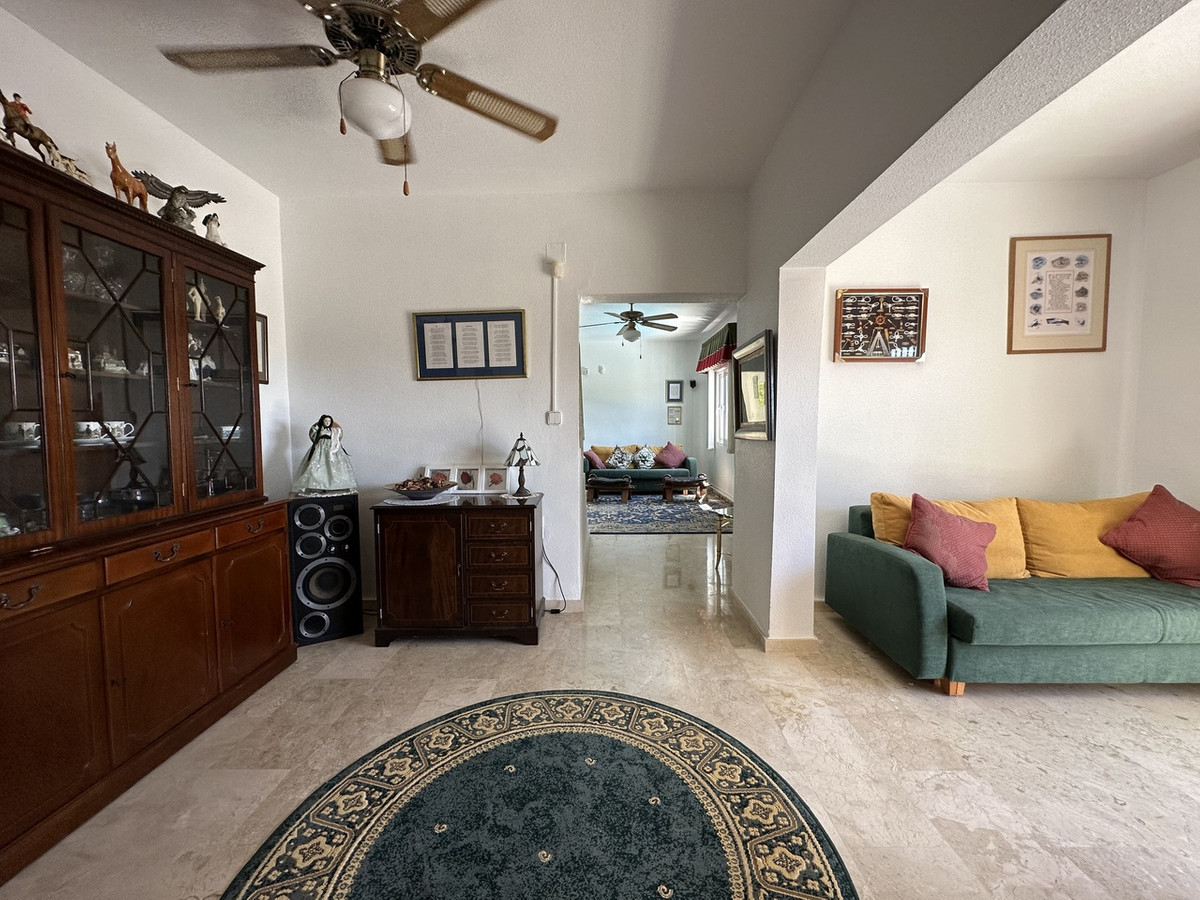 5 Bed Townhouse for sale in Villamartin Costa Blanca, Alicante, Spain