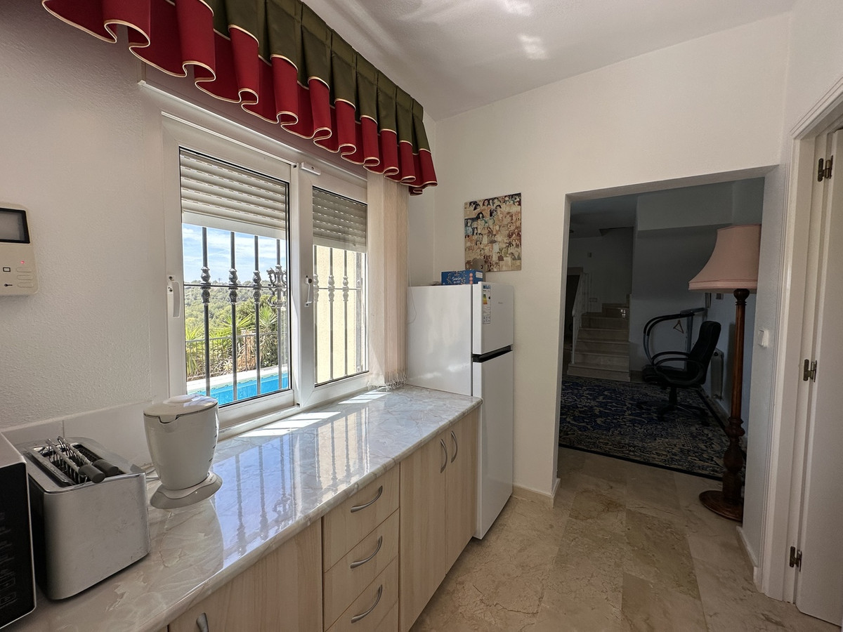 5 Bed Townhouse for sale in Villamartin Costa Blanca, Alicante, Spain