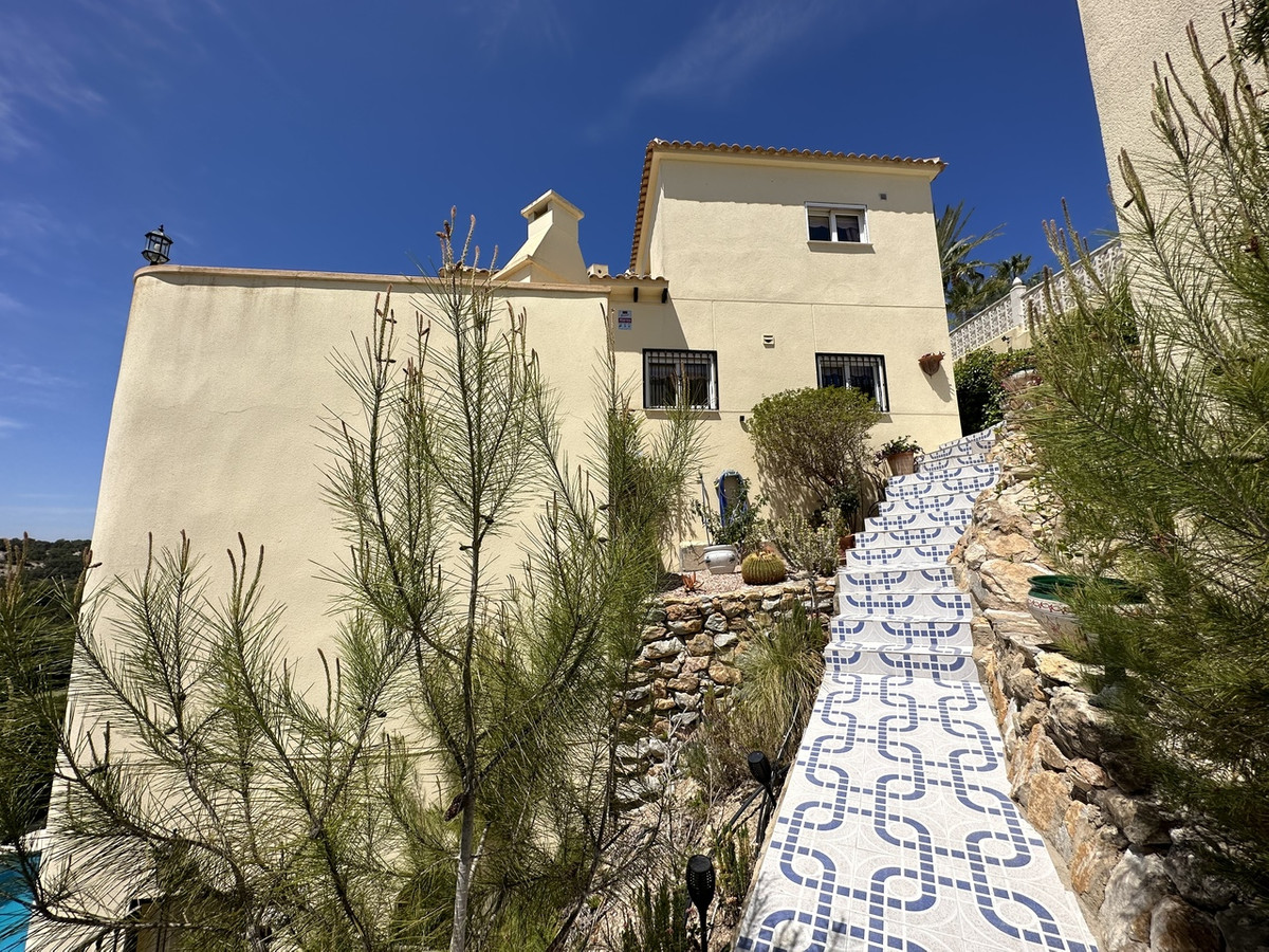 5 Bed Townhouse for sale in Villamartin Costa Blanca, Alicante, Spain