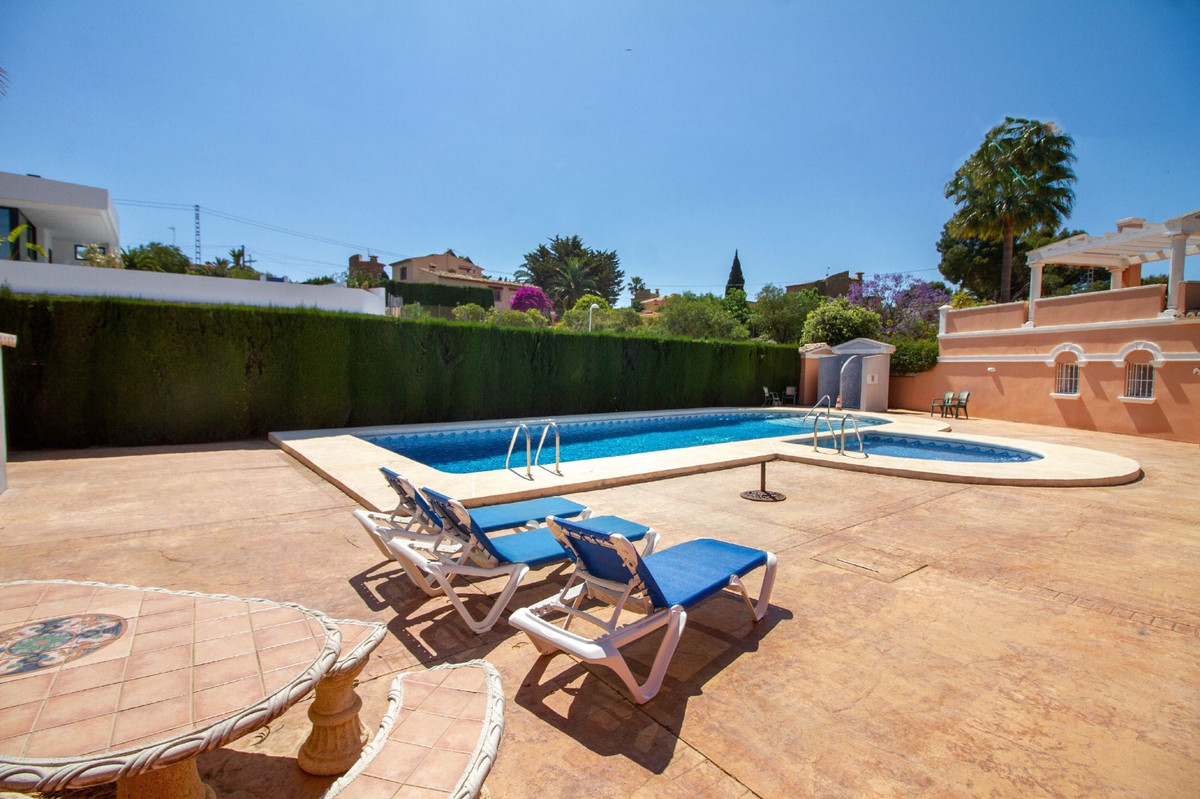 3 Bed Townhouse for sale in Calpe Costa Blanca, Alicante, Spain