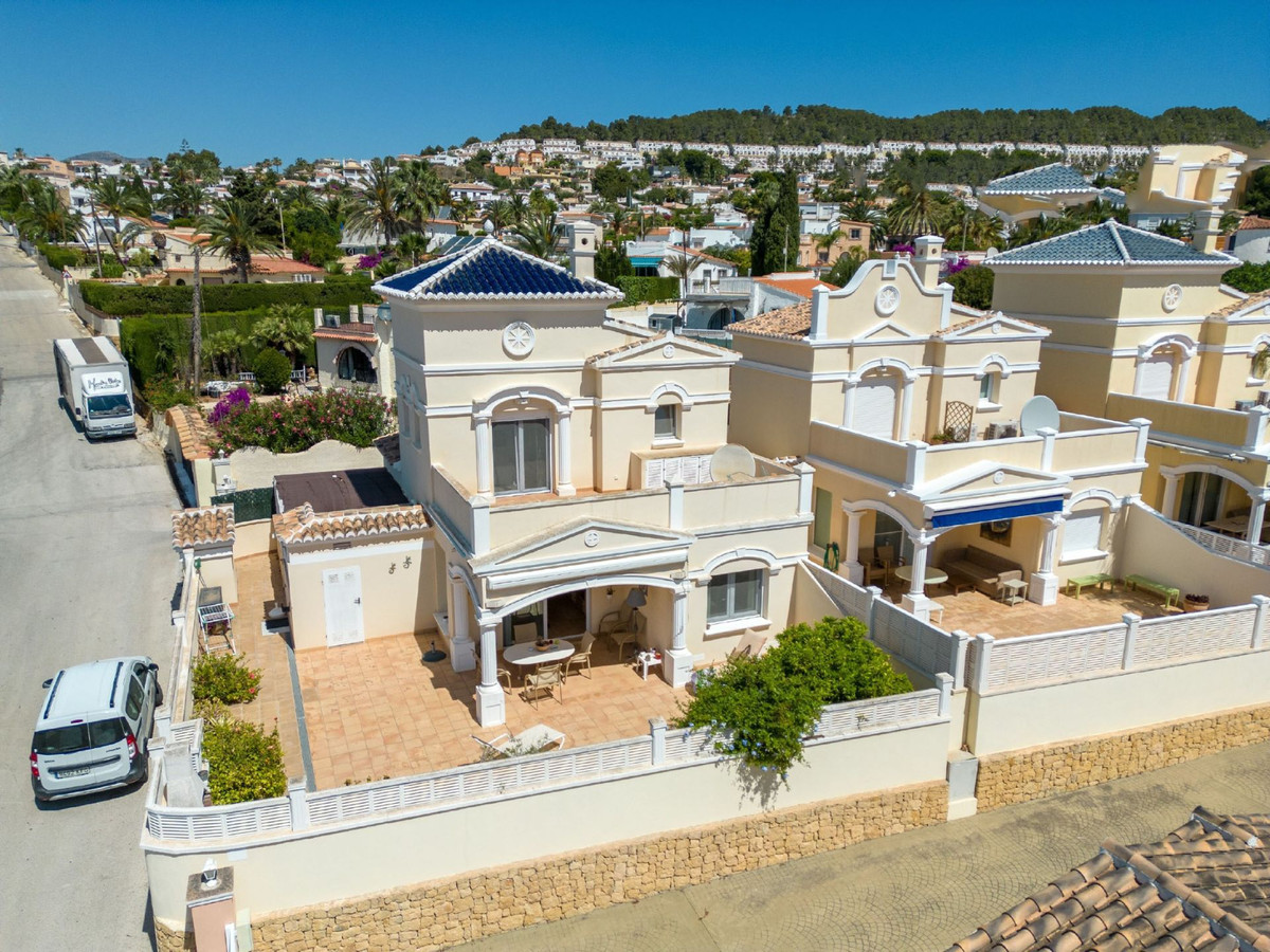 3 Bed Townhouse for sale in Calpe Costa Blanca, Alicante, Spain