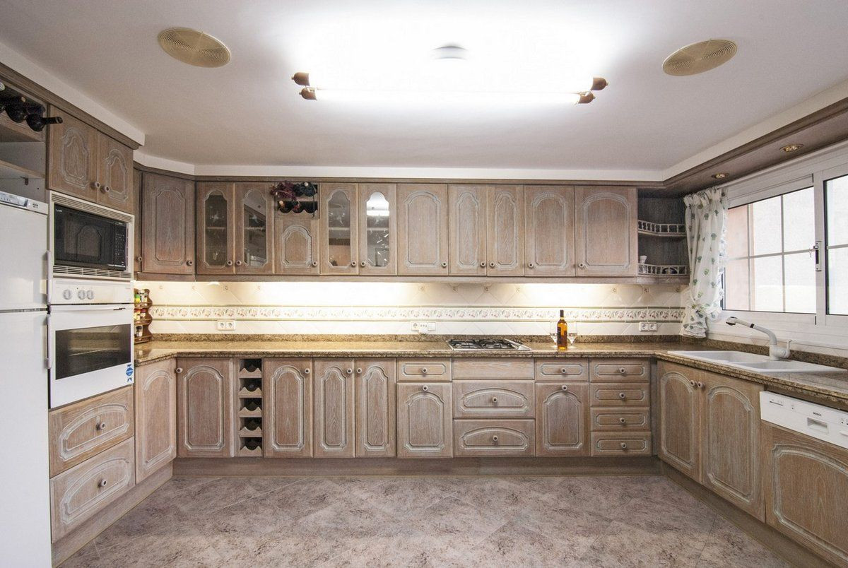 8 Bed Townhouse for sale in Benissa Costa Blanca, Alicante, Spain