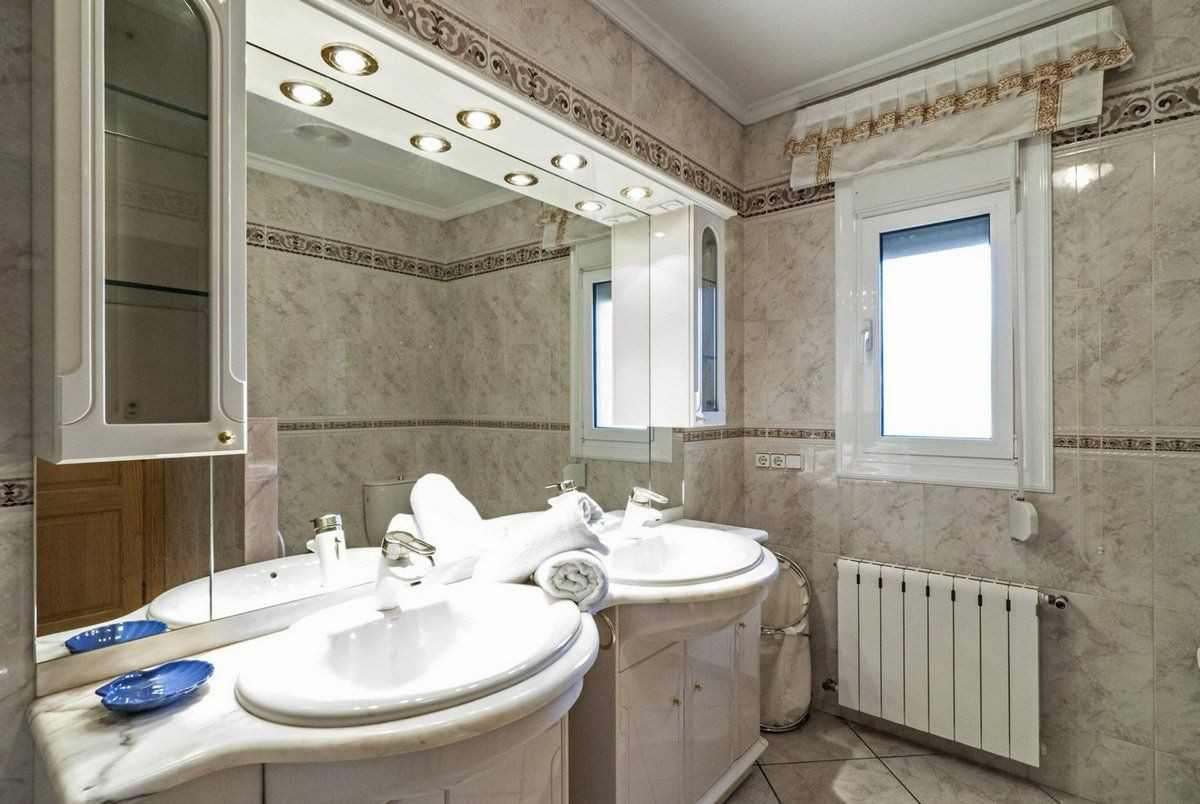 8 Bed Townhouse for sale in Benissa Costa Blanca, Alicante, Spain