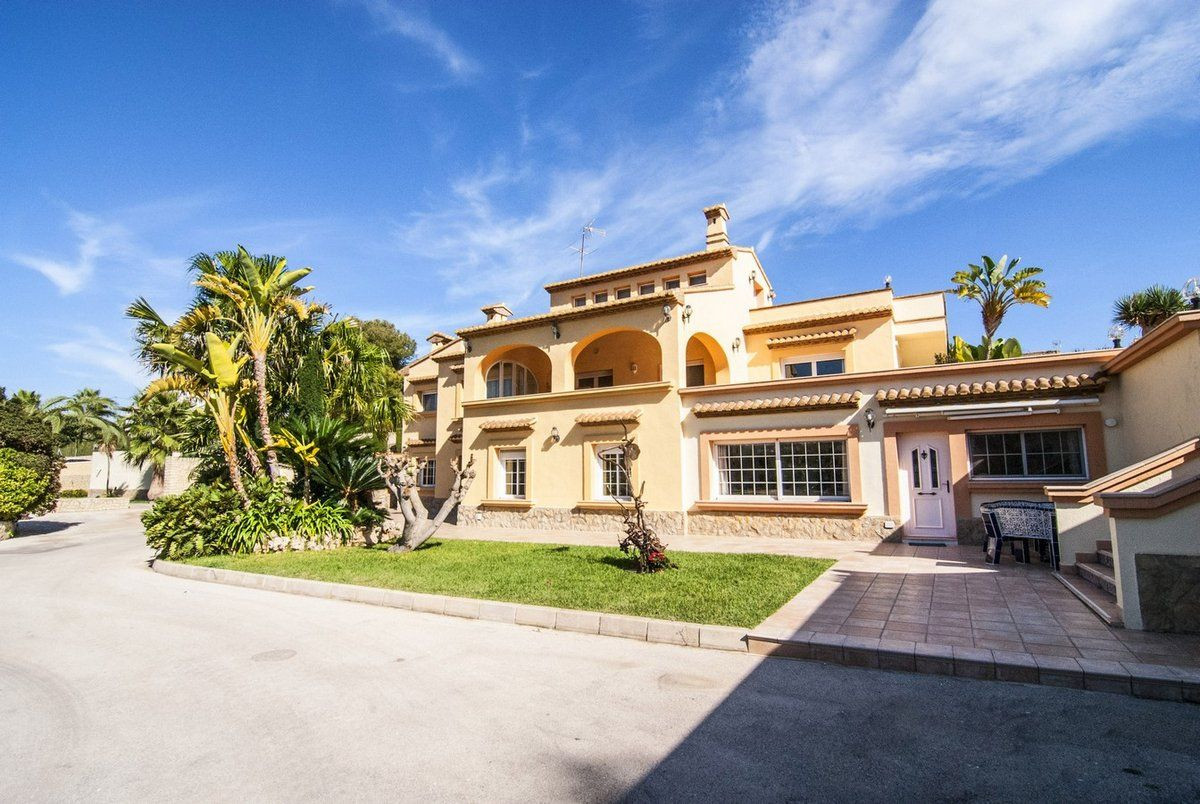 8 Bed Townhouse for sale in Benissa Costa Blanca, Alicante, Spain