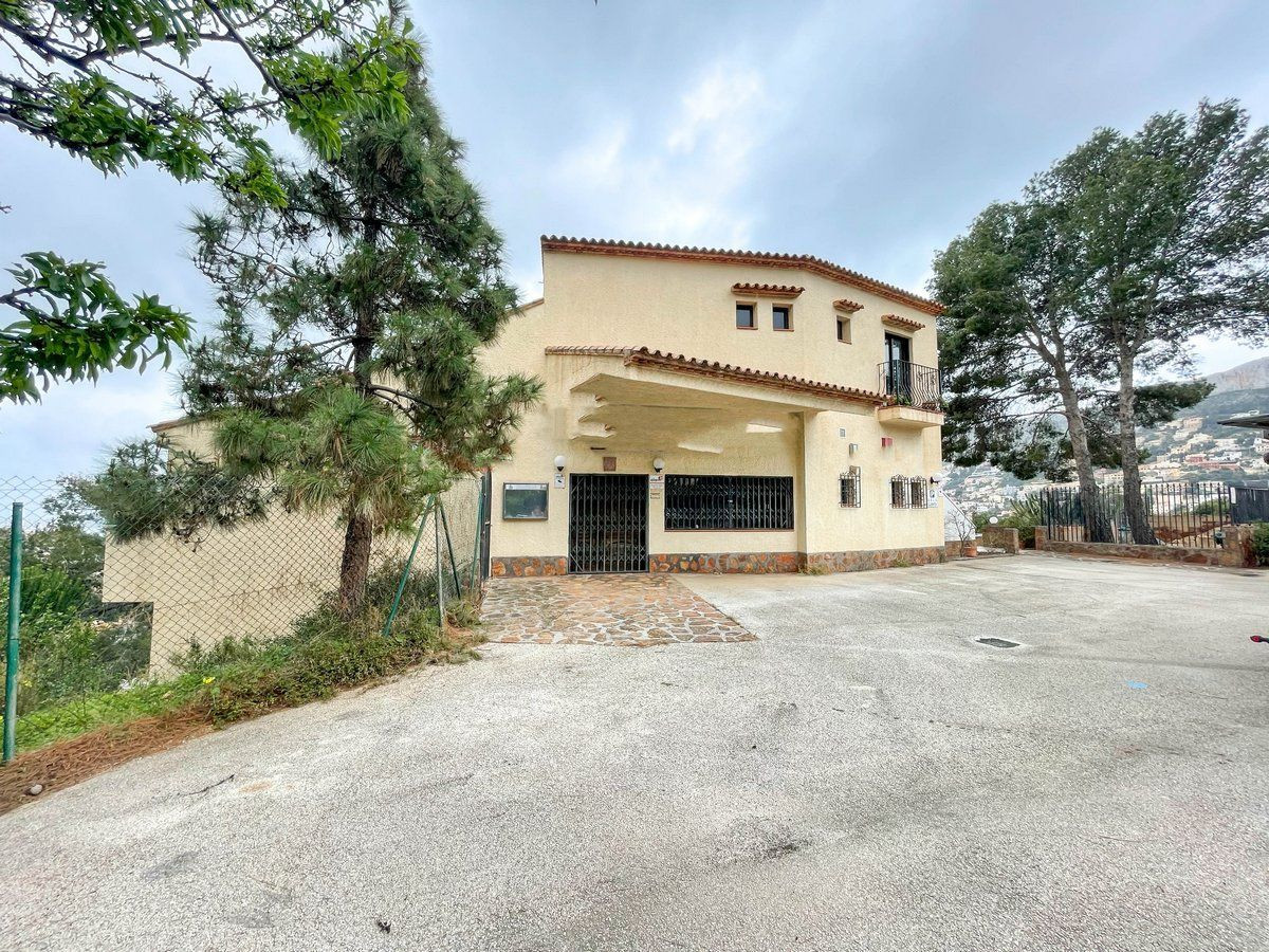 5 Bed Townhouse for sale in Calpe Costa Blanca, Alicante, Spain