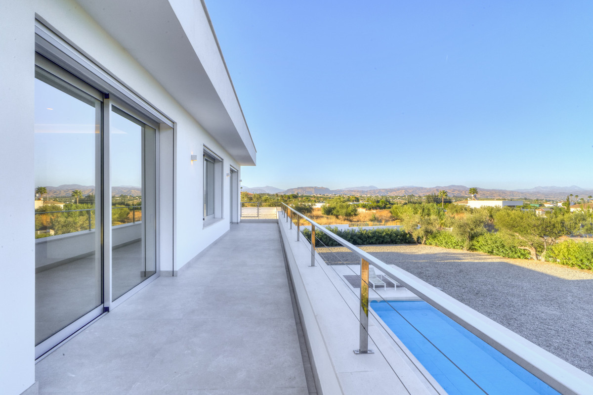 4 Bed Townhouse for sale in Coín Costa Del Sol, Málaga, Spain