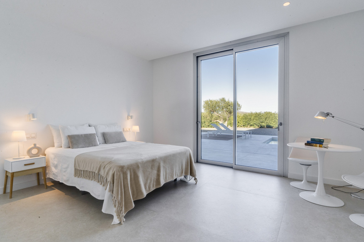 4 Bed Townhouse for sale in Coín Costa Del Sol, Málaga, Spain