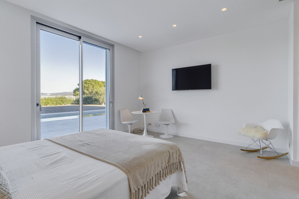 4 Bed Townhouse for sale in Coín Costa Del Sol, Málaga, Spain