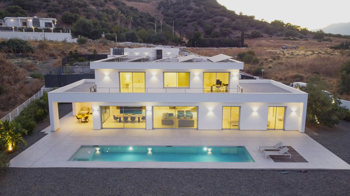 4 Bed Townhouse for sale in Coín Costa Del Sol, Málaga, Spain