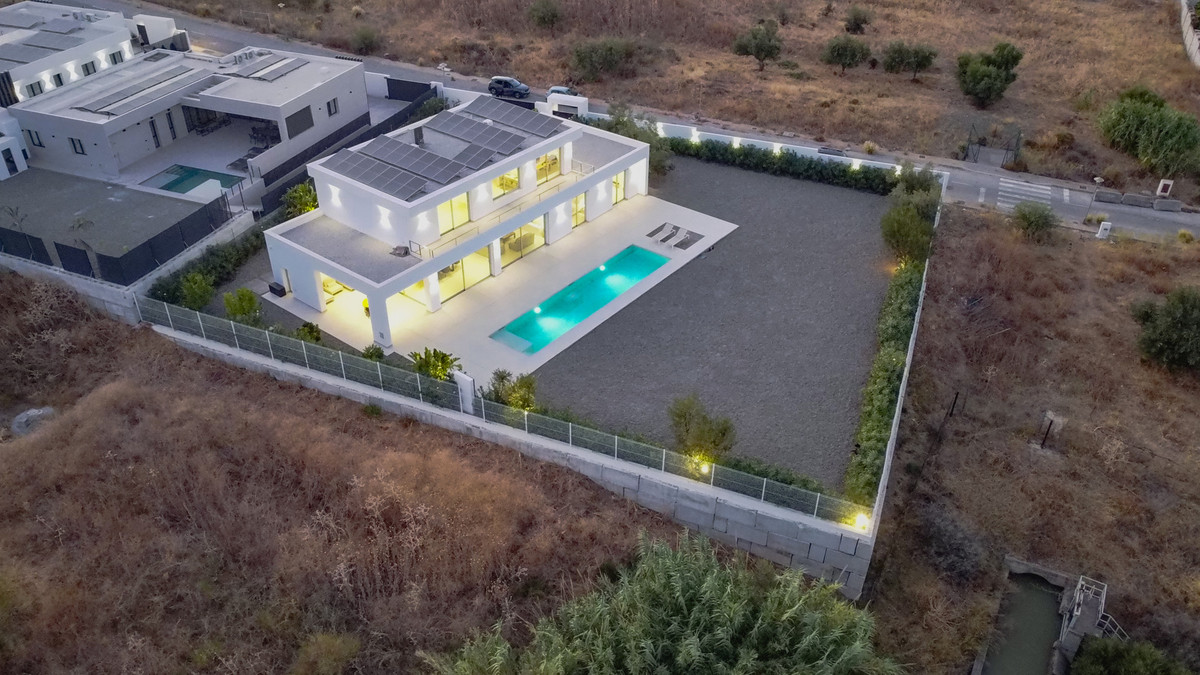 4 Bed Townhouse for sale in Coín Costa Del Sol, Málaga, Spain