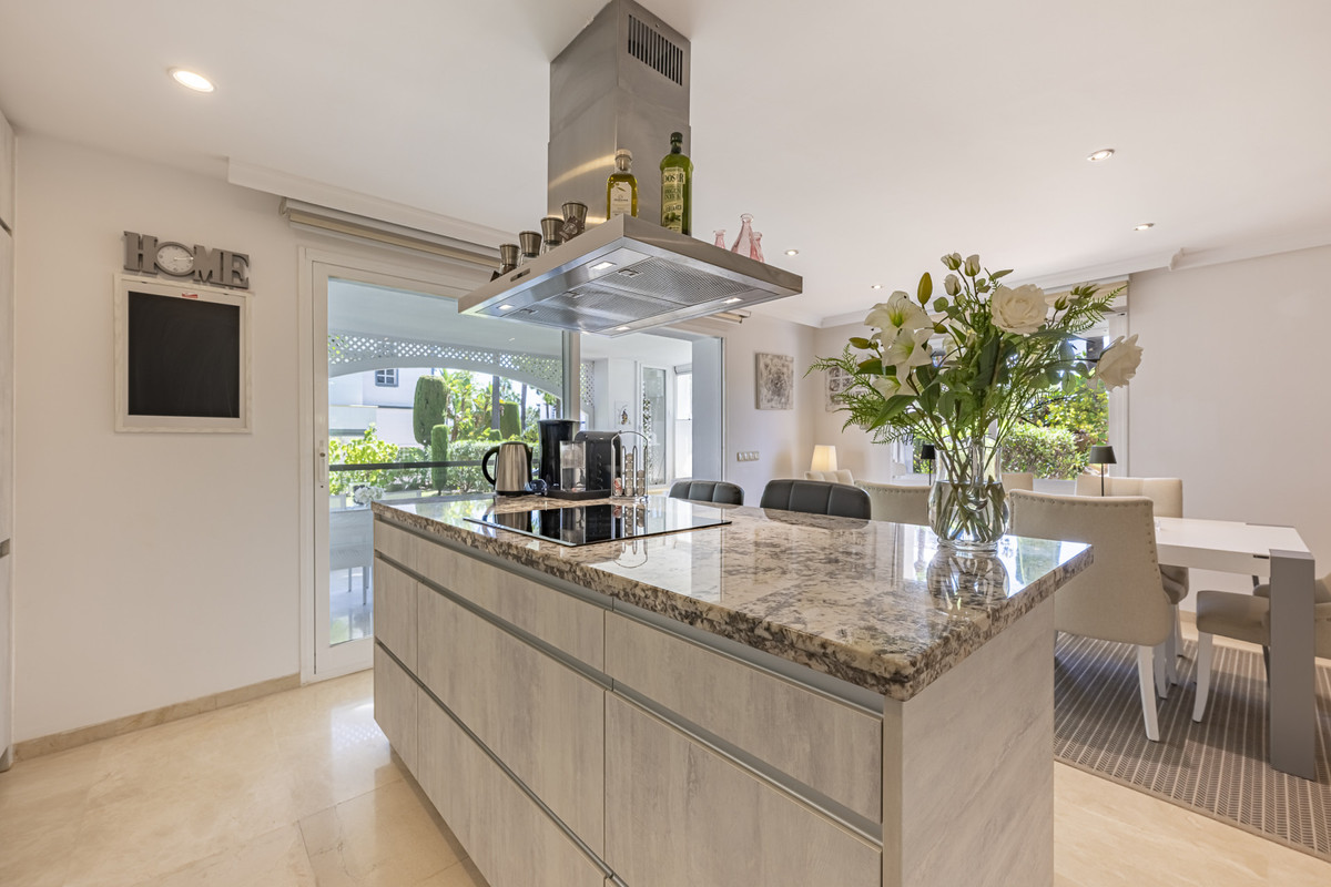 3 Bed Apartment for sale in Estepona Costa Del Sol, Málaga, Spain