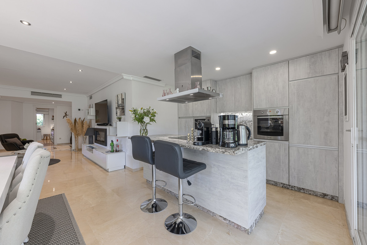 3 Bed Apartment for sale in Estepona Costa Del Sol, Málaga, Spain
