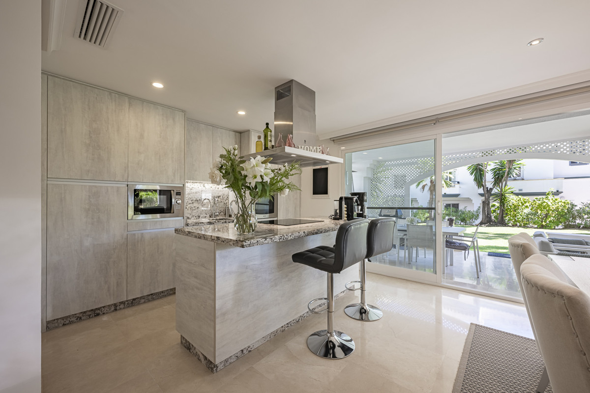 3 Bed Apartment for sale in Estepona Costa Del Sol, Málaga, Spain