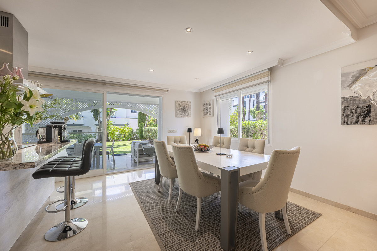 3 Bed Apartment for sale in Estepona Costa Del Sol, Málaga, Spain