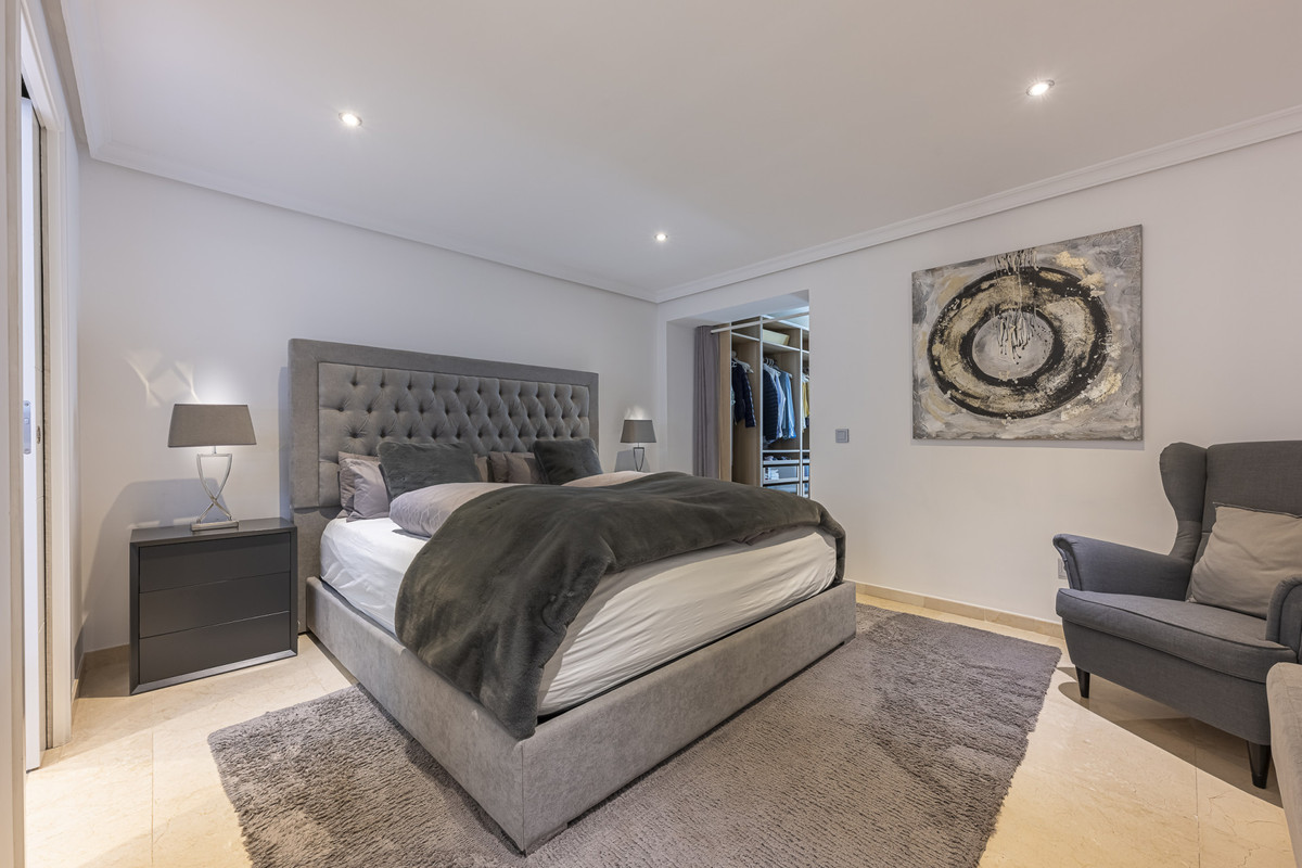 3 Bed Apartment for sale in Estepona Costa Del Sol, Málaga, Spain
