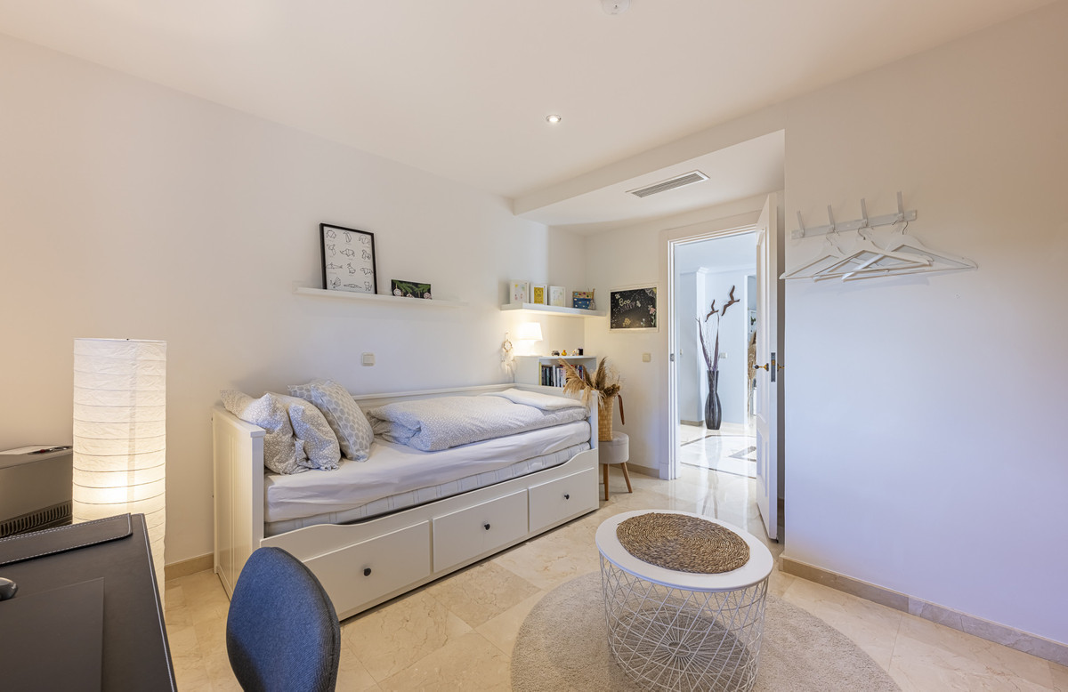 3 Bed Apartment for sale in Estepona Costa Del Sol, Málaga, Spain