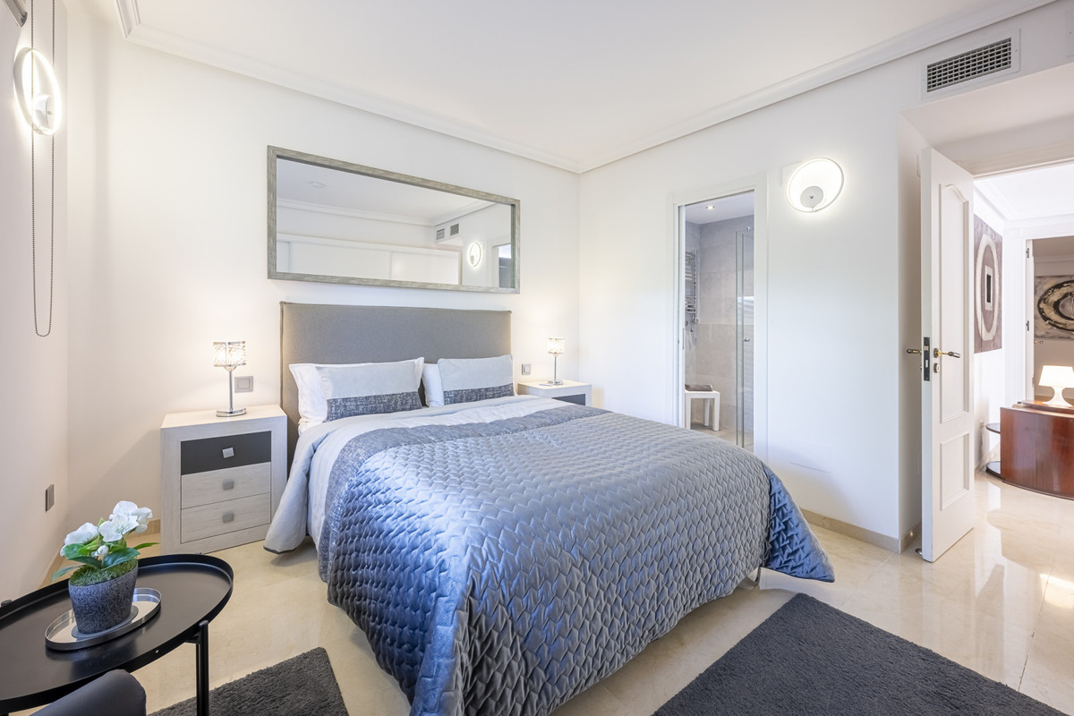 3 Bed Apartment for sale in Estepona Costa Del Sol, Málaga, Spain