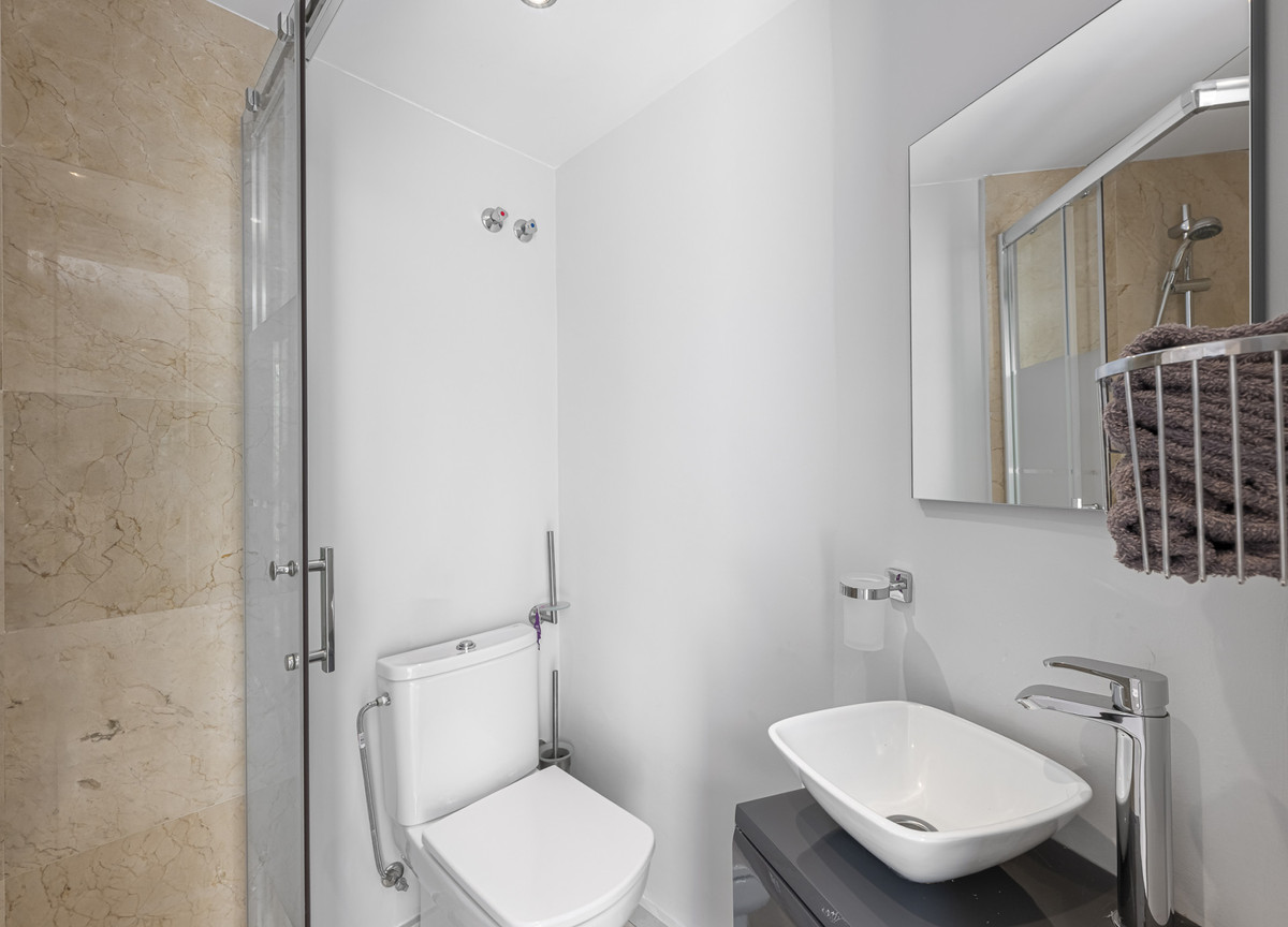 3 Bed Apartment for sale in Estepona Costa Del Sol, Málaga, Spain