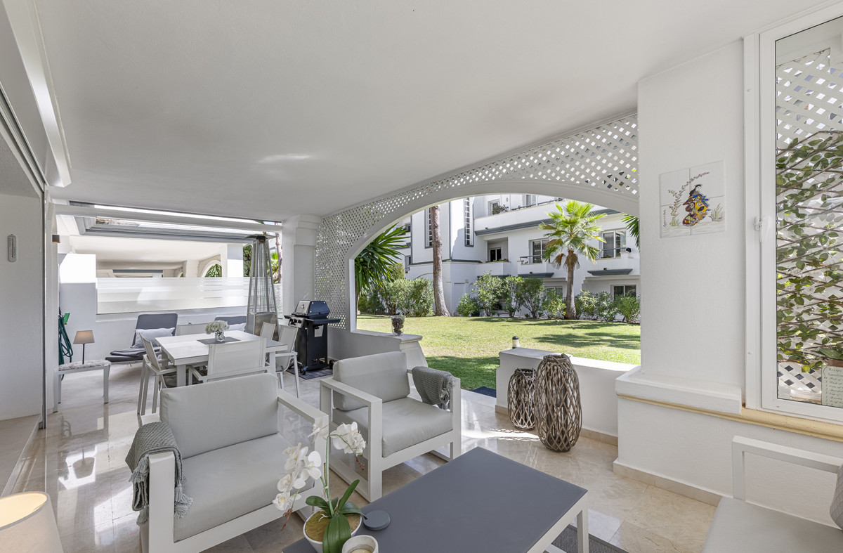 3 Bed Apartment for sale in Estepona Costa Del Sol, Málaga, Spain
