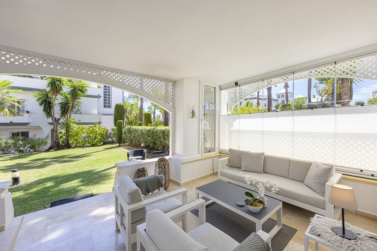 3 Bed Apartment for sale in Estepona Costa Del Sol, Málaga, Spain