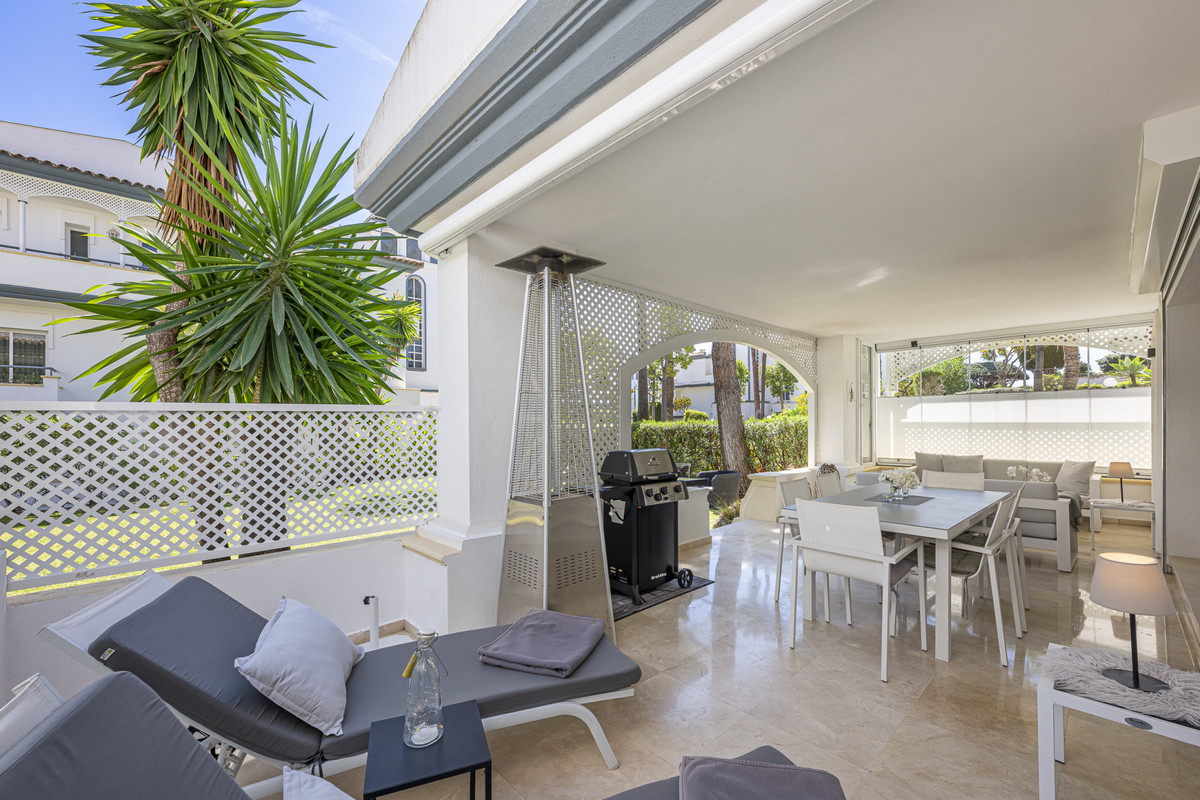 3 Bed Apartment for sale in Estepona Costa Del Sol, Málaga, Spain