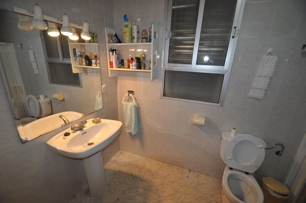 Se vende Adosada de 6 dormitorios en Costa Blanca, Alicante, España