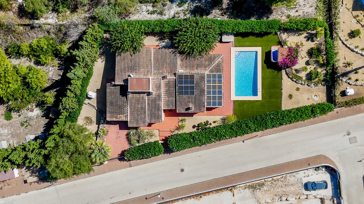 Se vende Villa - Chalet de 4 dormitorios en Costa Blanca, Alicante, España
