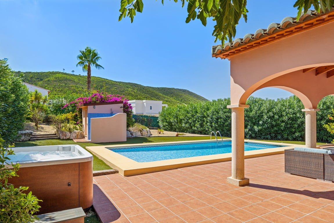 Se vende Villa - Chalet de 4 dormitorios en Costa Blanca, Alicante, España