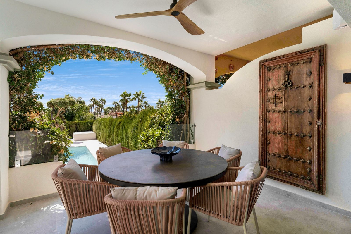4 Bed Townhouse for sale in Nueva Andalucía Costa Del Sol, Málaga, Spain