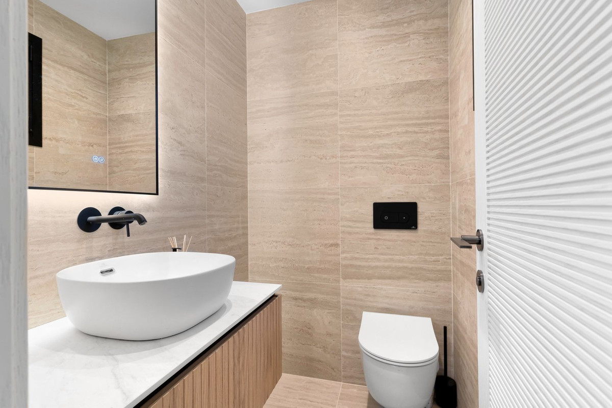 4 Bed Townhouse for sale in Nueva Andalucía Costa Del Sol, Málaga, Spain