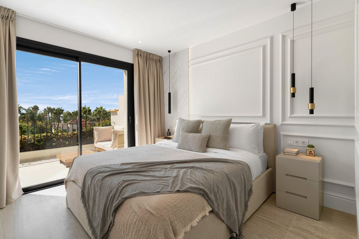 4 Bed Townhouse for sale in Nueva Andalucía Costa Del Sol, Málaga, Spain