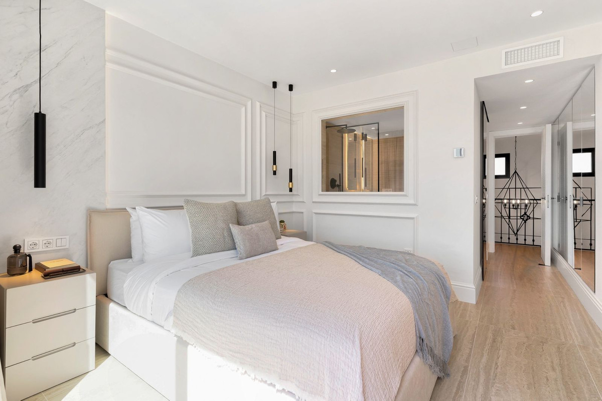 4 Bed Townhouse for sale in Nueva Andalucía Costa Del Sol, Málaga, Spain