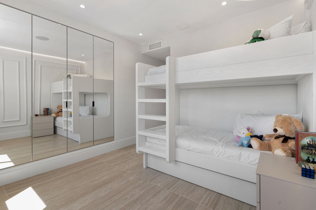 4 Bed Townhouse for sale in Nueva Andalucía Costa Del Sol, Málaga, Spain